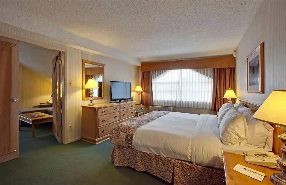 ***  Listel Whistler, A Coast Hotel Canada